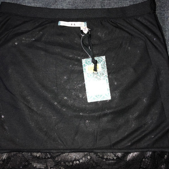 CHELSEA & VIOLET Black and silver sequin skirt - Picture 5 of 5